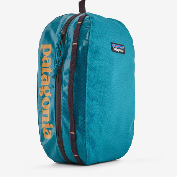 Packing patagonia black top hole duffel